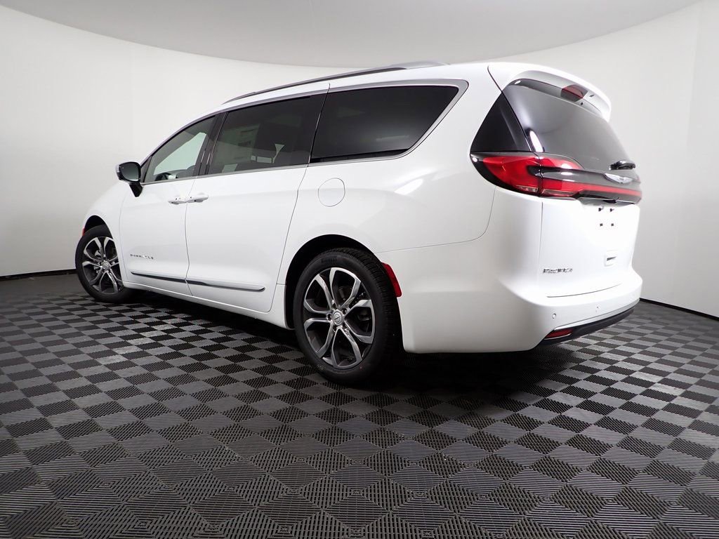 New 2026 Chrysler Pacifica Pinnacle FWD image 16
