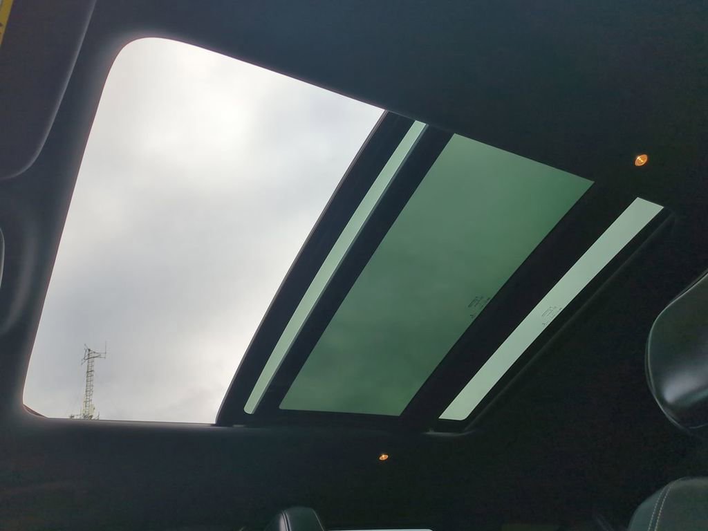 Used 2017 Jeep Grand Cherokee Overland w/ Jeep Active Safety Group image 20