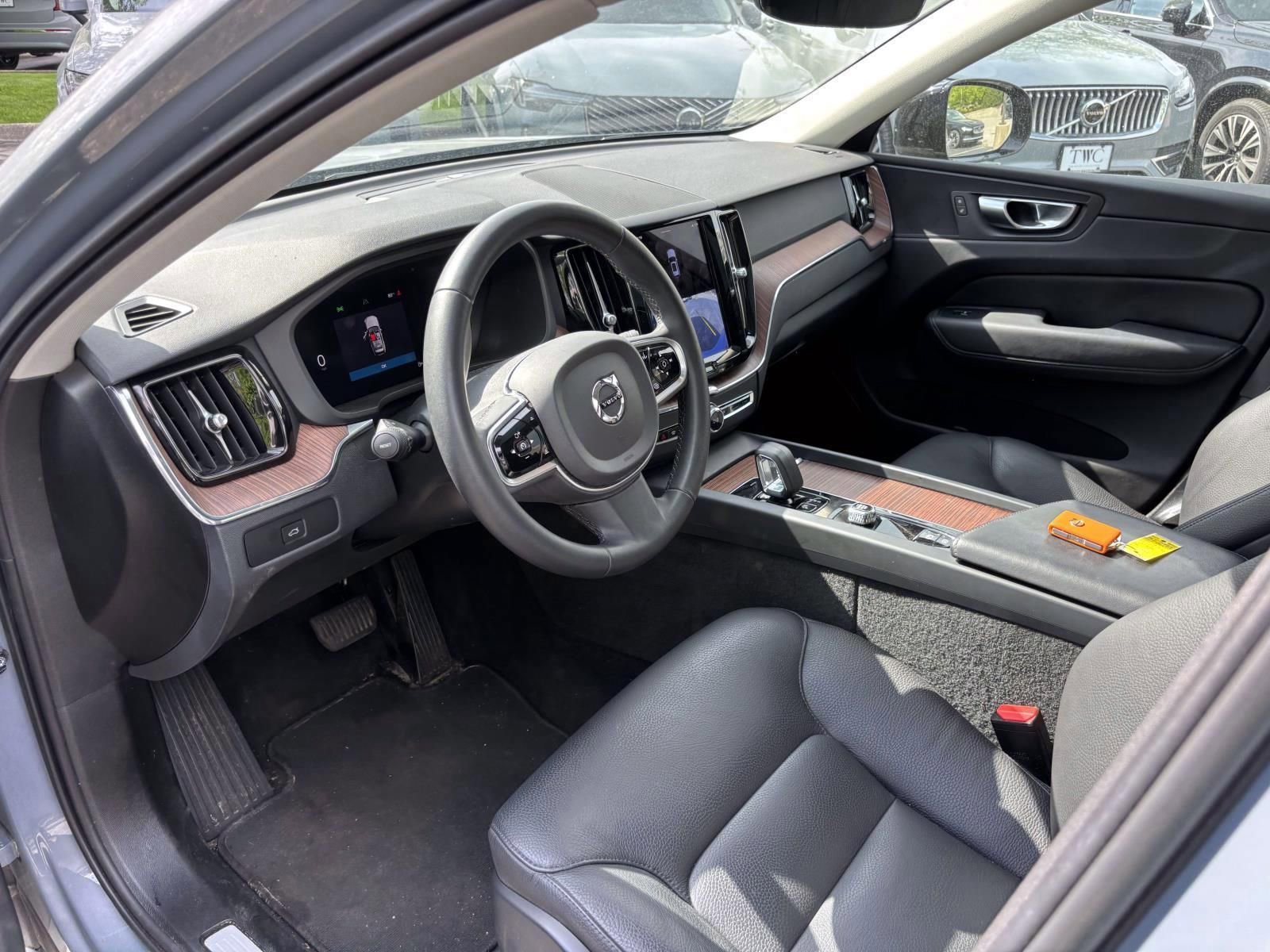 Used 2023 Volvo XC60 B5 Plus w/ Climate Package image 23