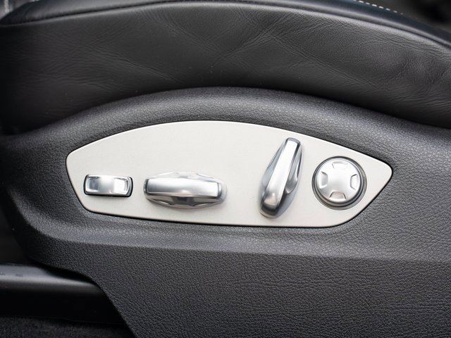 Certified 2025 Porsche Macan image 20