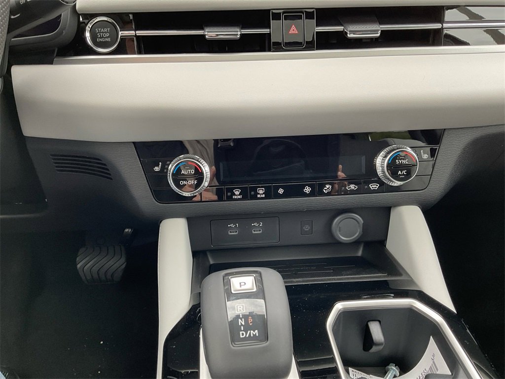 New 2025 Mitsubishi Outlander SE image 29