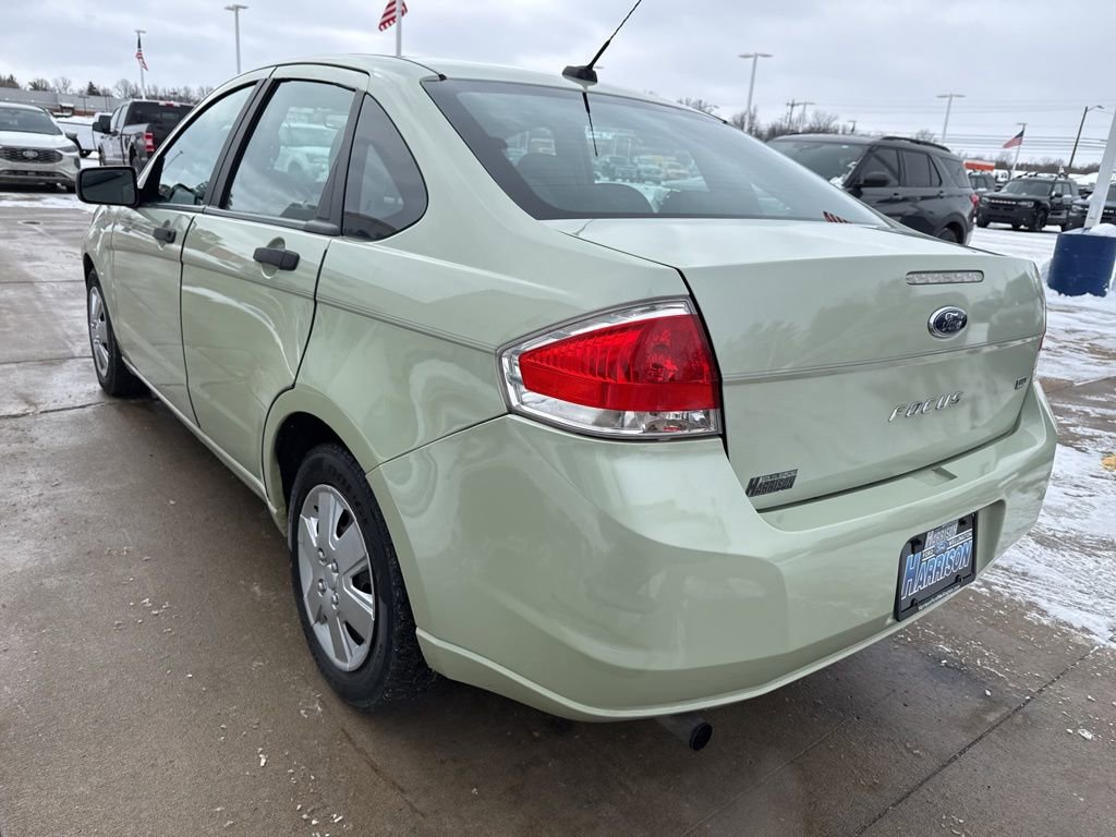 Used 2010 Ford Focus SE image 6