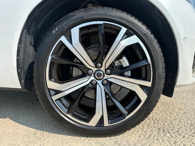 Certified 2025 Volvo XC60 B5 Ultra w/ Protection Package Premier AWD/4WD image 11
