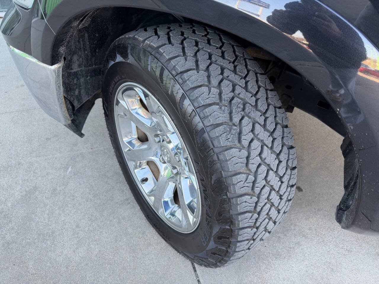 Used 2018 RAM 1500 Laramie AWD/4WD image 49
