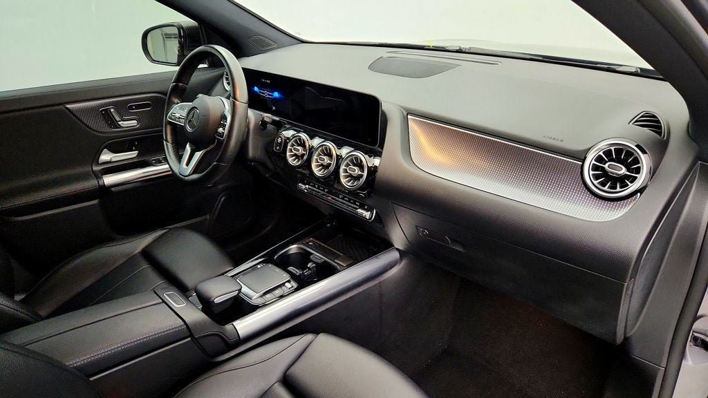 Used 2021 Mercedes-Benz GLA 250 4MATIC w/ Premium Package image 21