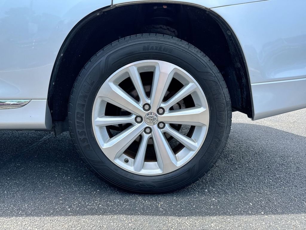 Used 2012 Toyota Highlander Limited AWD/4WD image 28