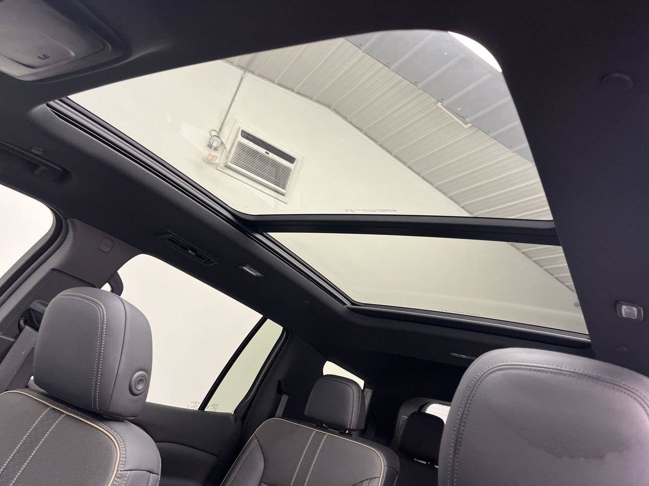 Certified 2025 Chevrolet Traverse High Country w/ LPO, Floor Liner Package AWD/4WD image 6