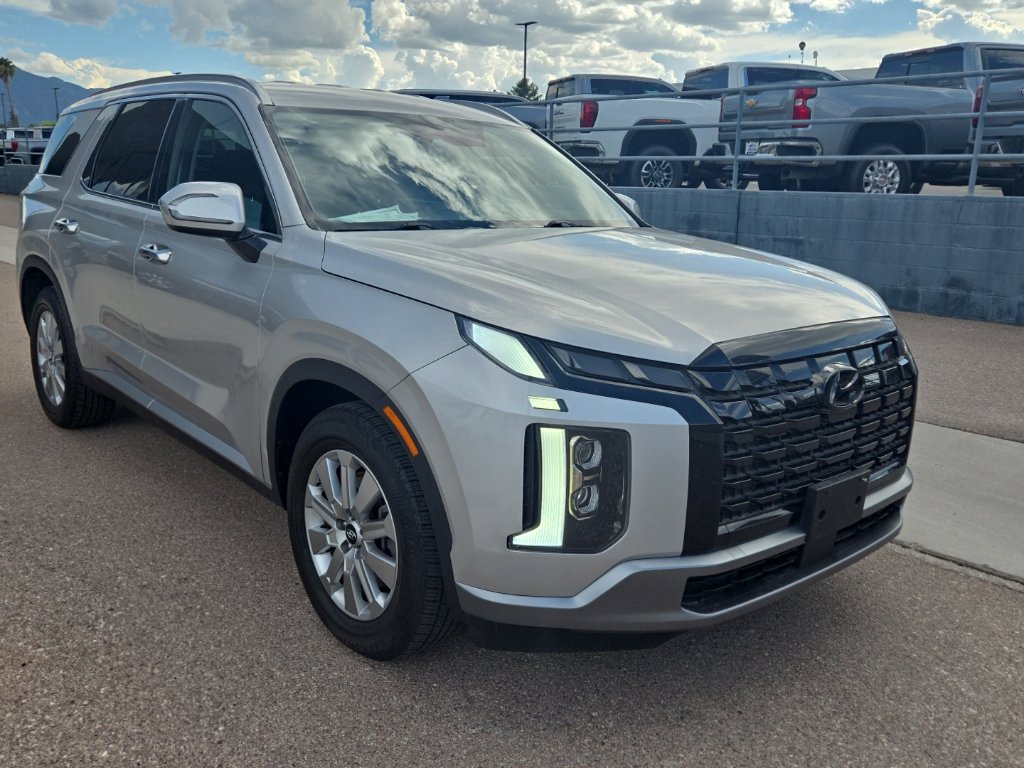 Used 2025 Hyundai Palisade SEL FWD image 3