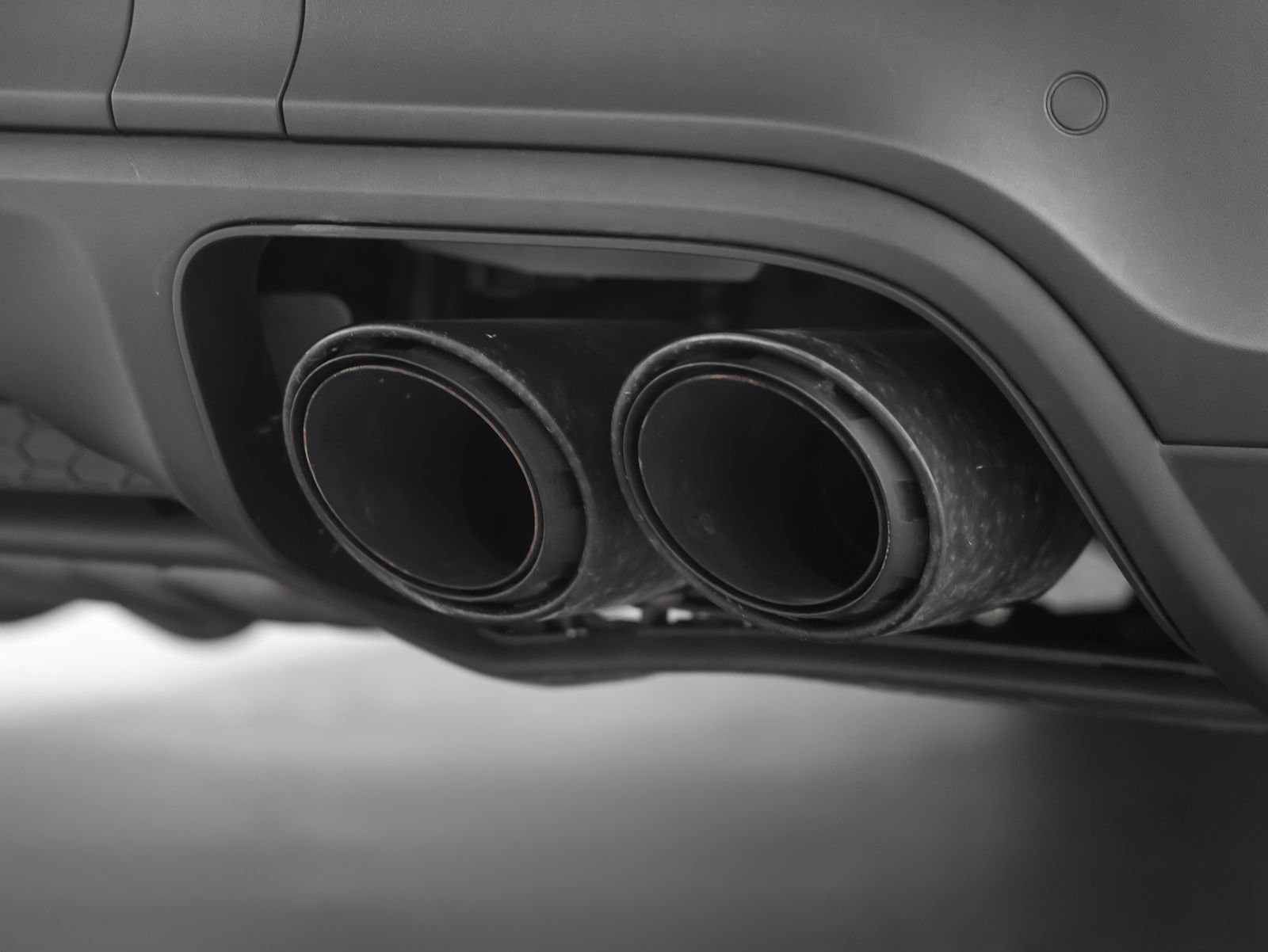 Used 2023 Porsche Cayenne S Platinum image 16