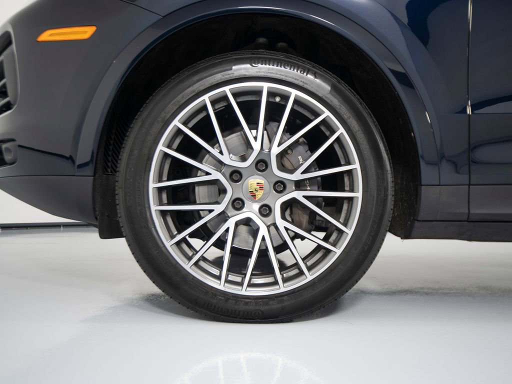 Certified 2020 Porsche Cayenne AWD/4WD image 14
