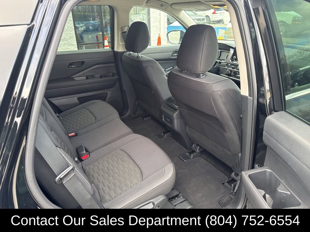 Used 2025 Nissan Pathfinder S image 14