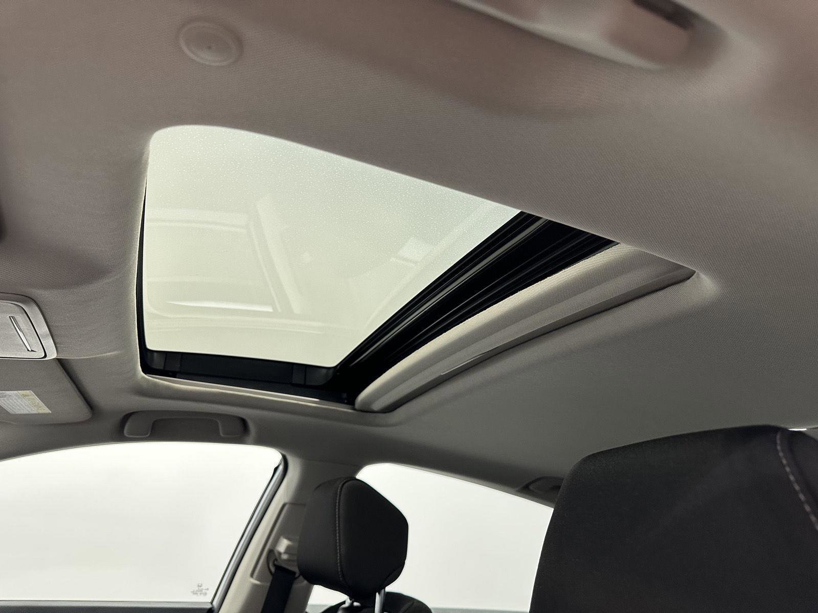 Certified 2023 Honda Accord EX image 17