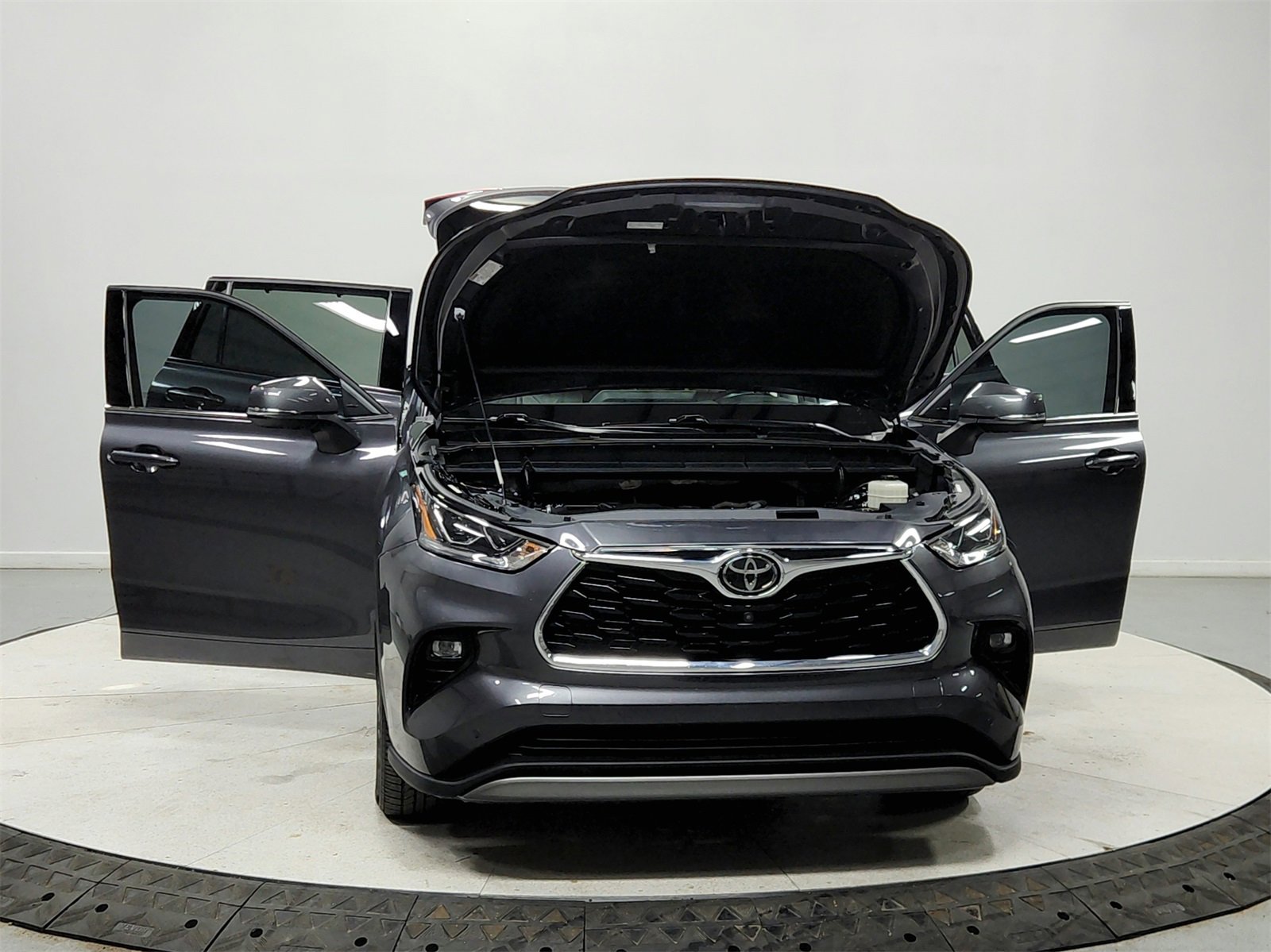 Used 2020 Toyota Highlander Platinum image 10