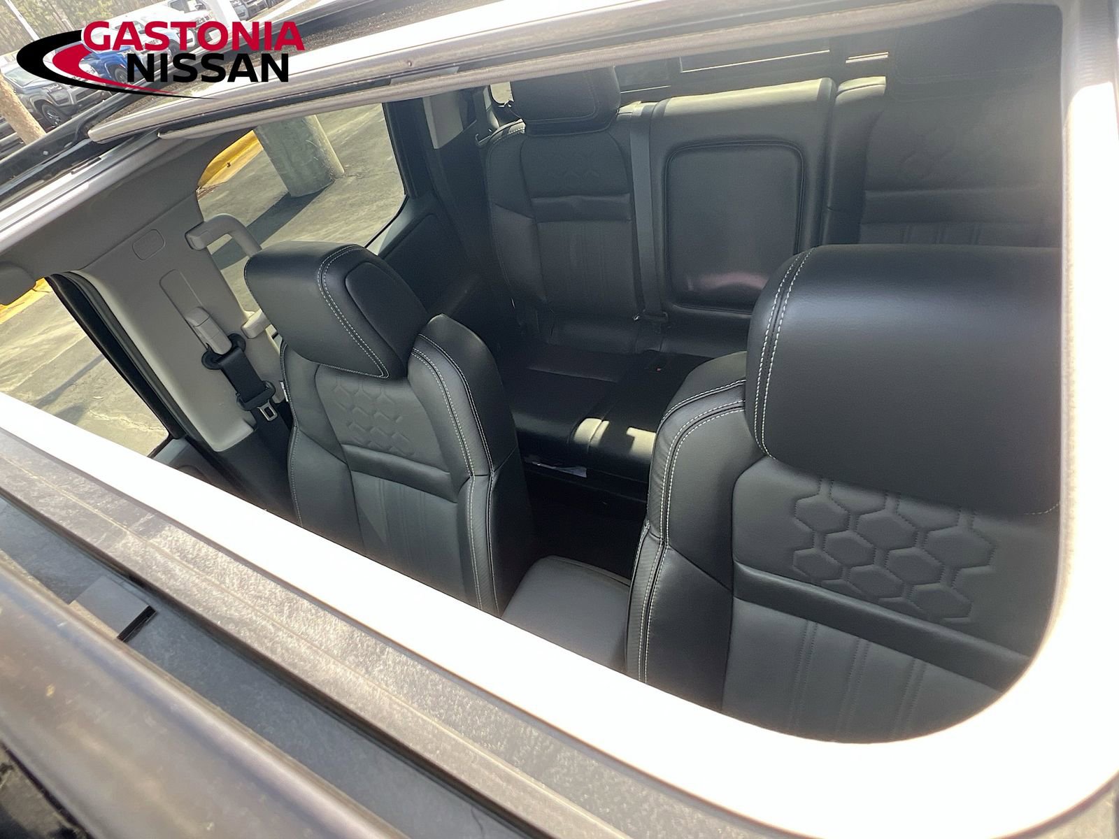 Used 2024 Nissan Frontier SL w/ Technology Package image 29