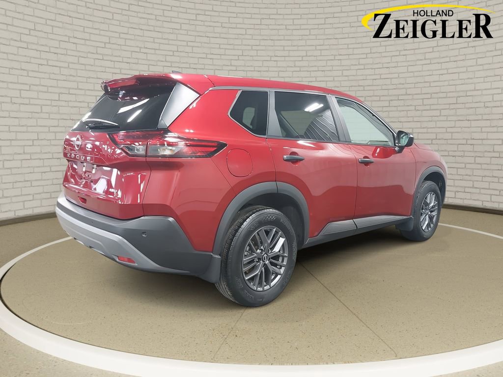 Used 2023 Nissan Rogue S image 5