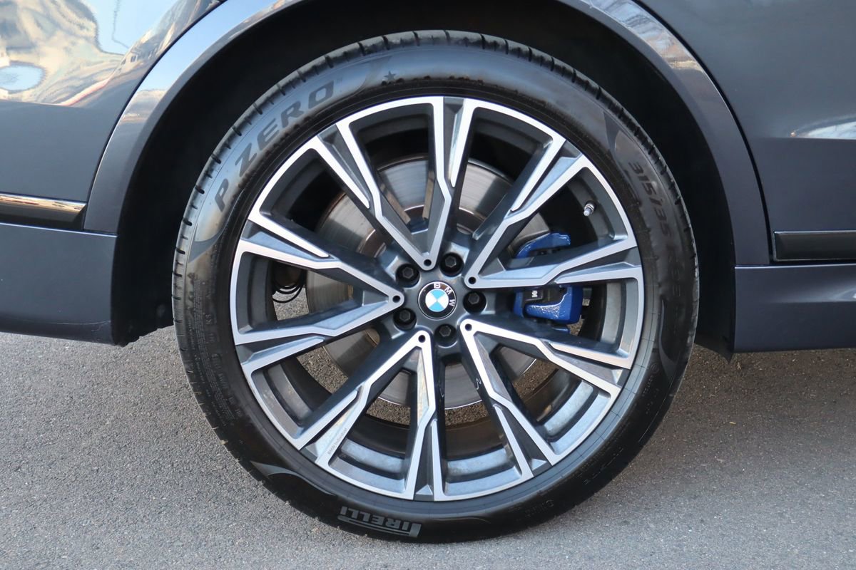 Used 2020 BMW X7 M50i w/ Dynamic Handling Package image 42