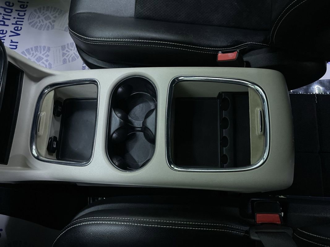 Used 2018 Dodge Grand Caravan SXT image 25