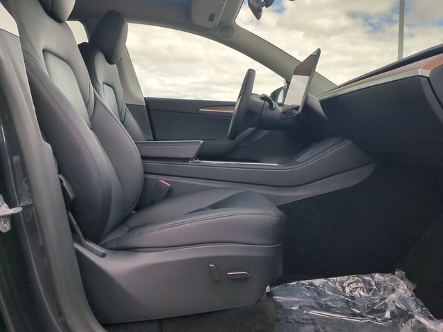 Used 2024 Tesla Model Y Long Range image 34