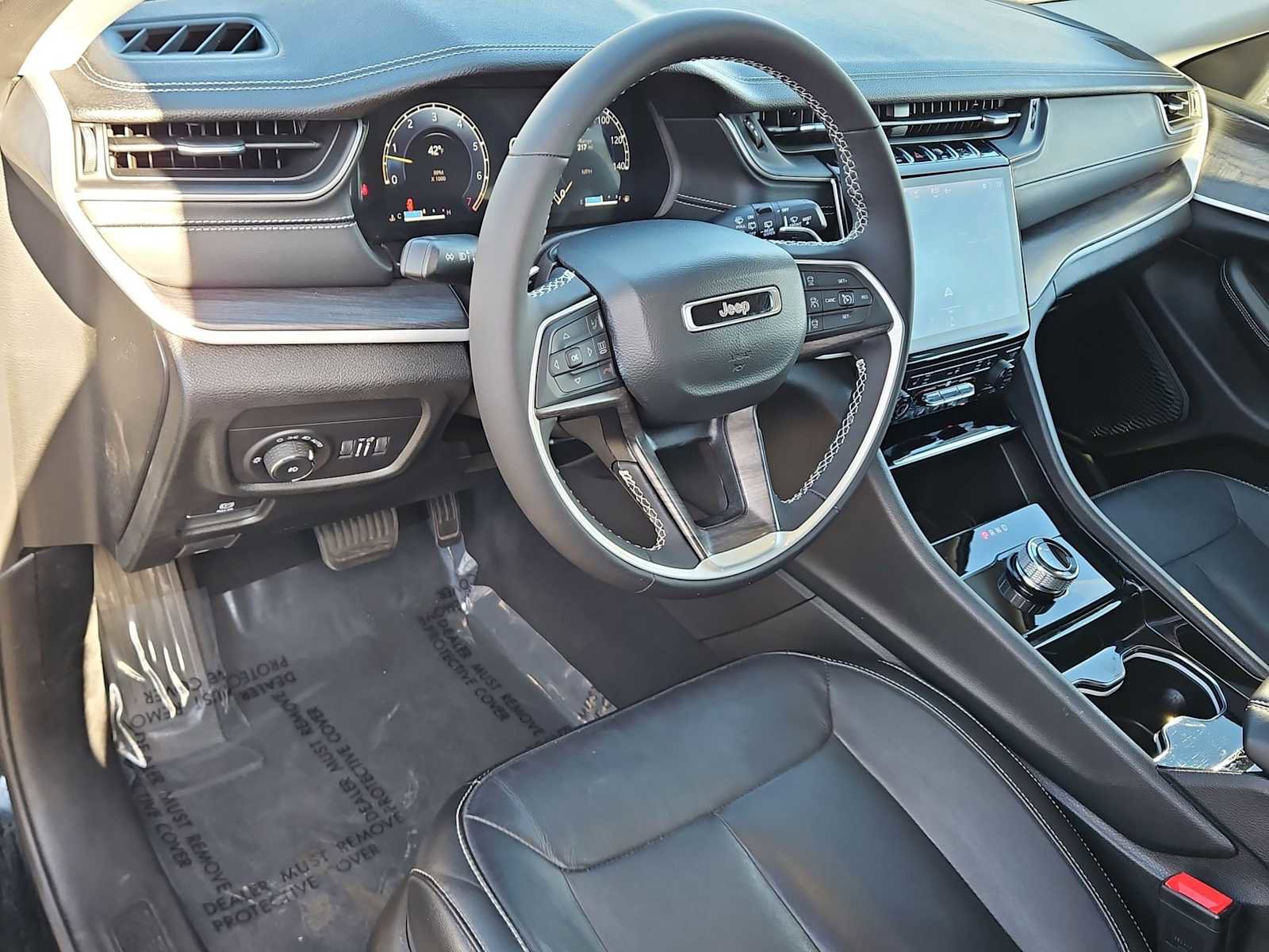 Used 2023 Jeep Grand Cherokee Limited image 10