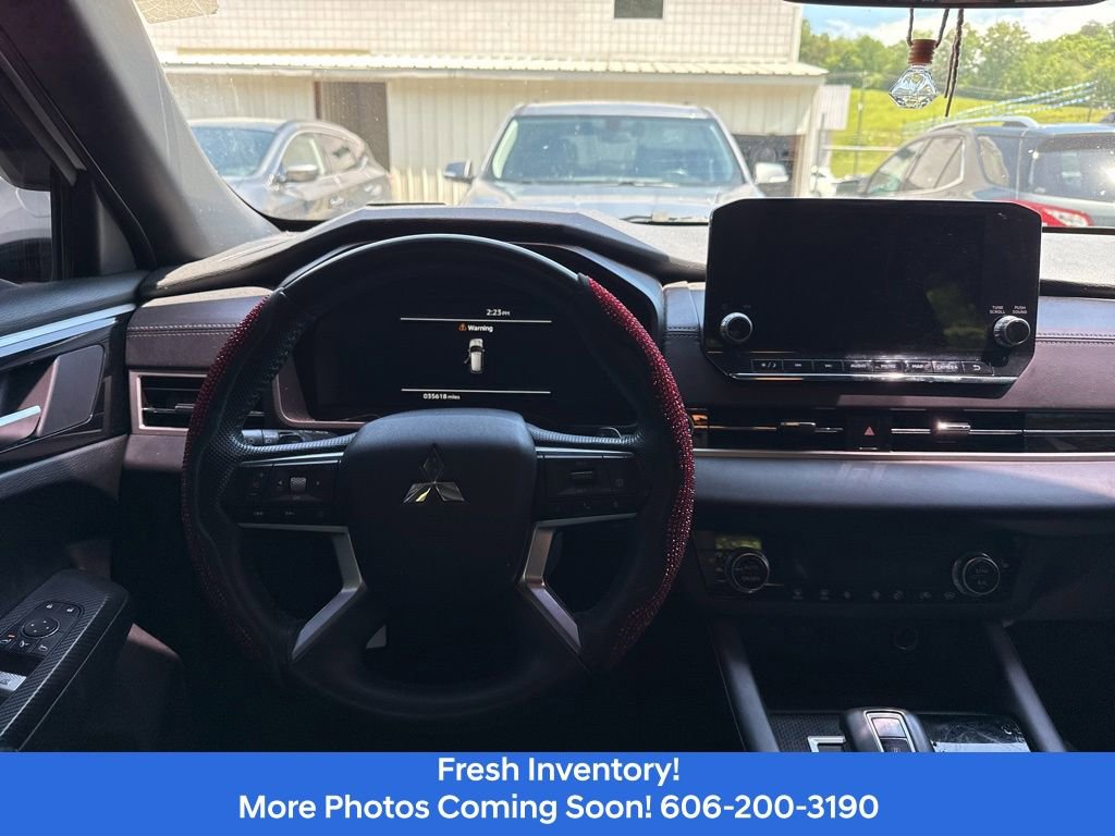Used 2024 Mitsubishi Outlander SE Black Edition AWD/4WD image 8