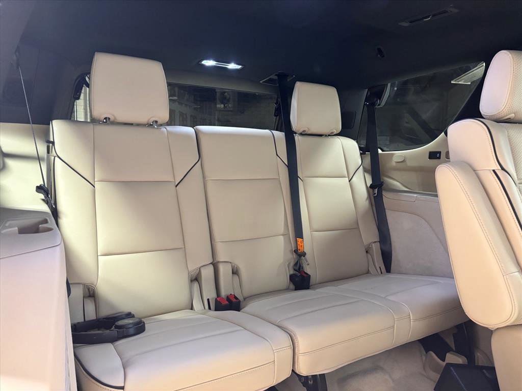 Used 2023 Cadillac Escalade Premium Luxury image 43