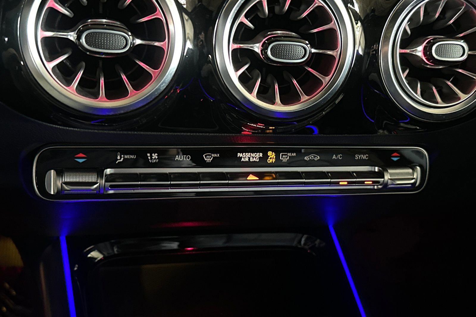 Certified 2023 Mercedes-Benz GLA 250 w/ Premium Package image 29