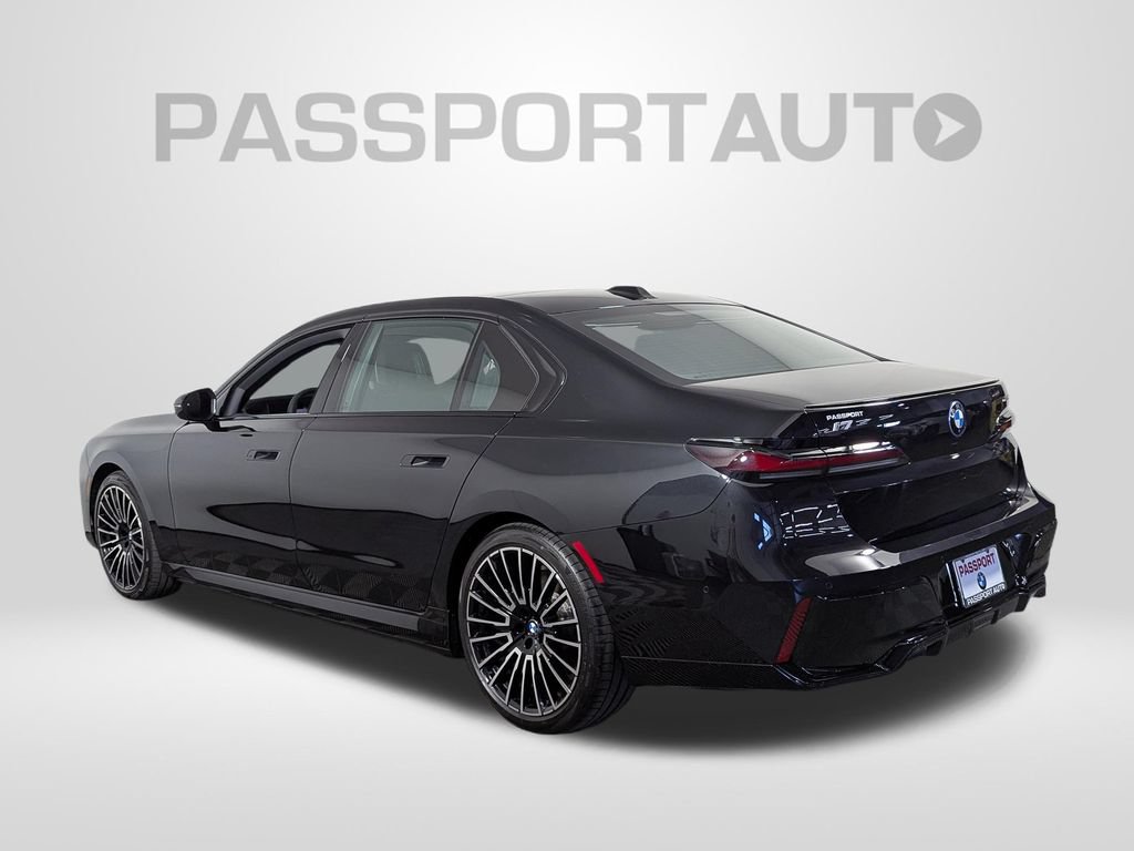 Used 2026 BMW i7 xDrive60 AWD/4WD image 3