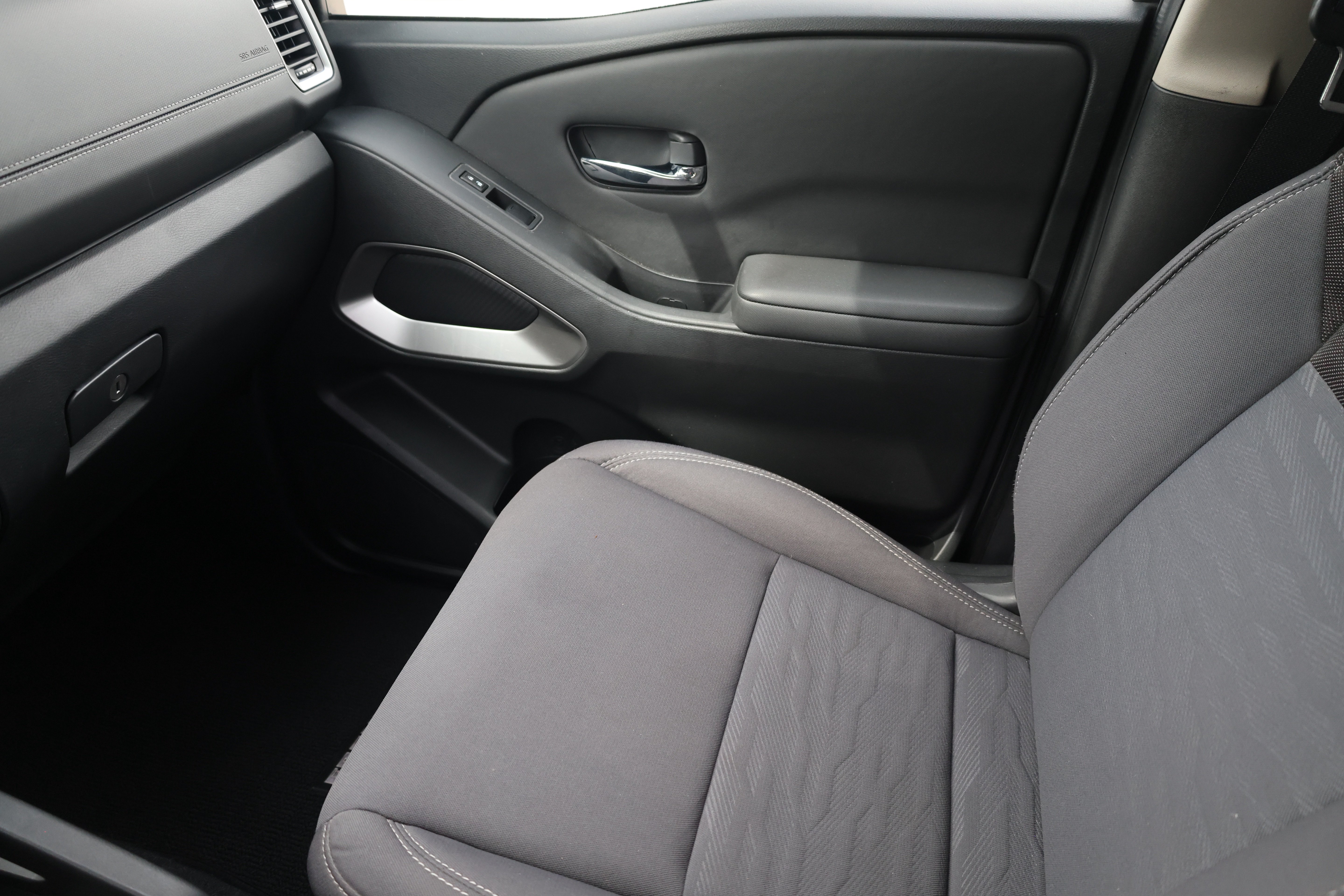 Used 2022 Nissan Frontier SV w/ Technology Package RWD image 12