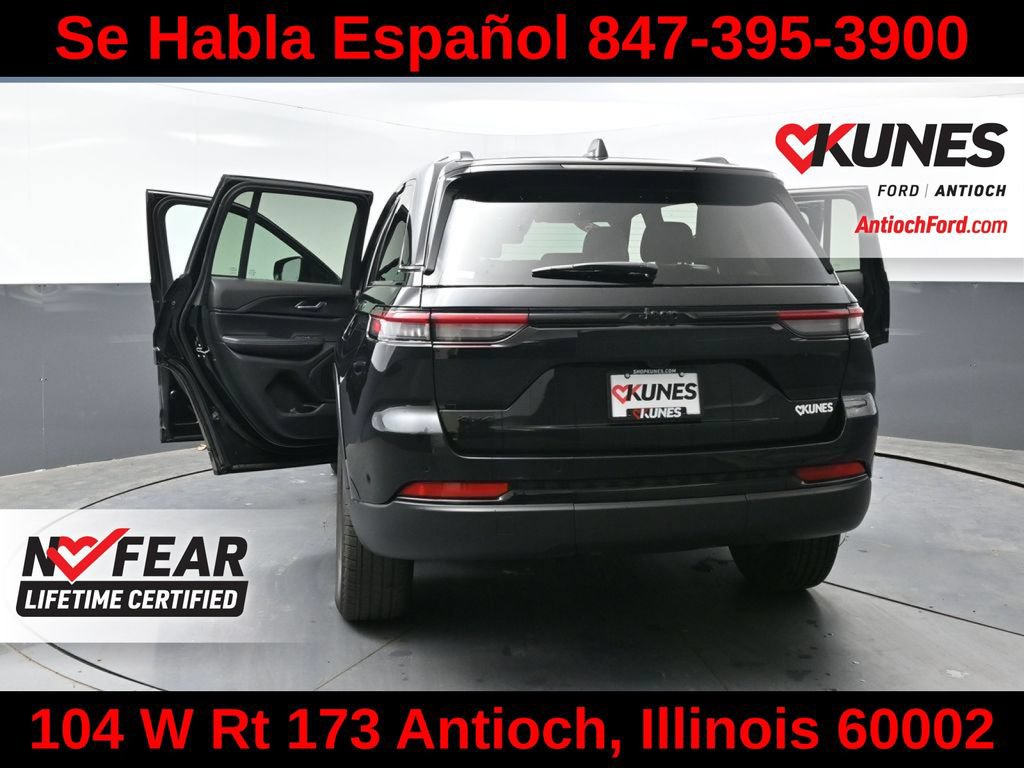 Used 2025 Jeep Grand Cherokee Altitude AWD/4WD image 65