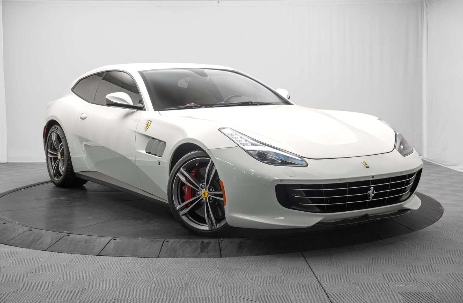 Used 2019 Ferrari GTC4Lusso AWD/4WD image 1