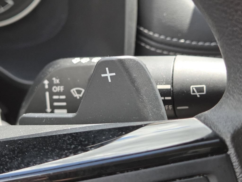 Used 2023 Nissan Rogue SV AWD/4WD image 33