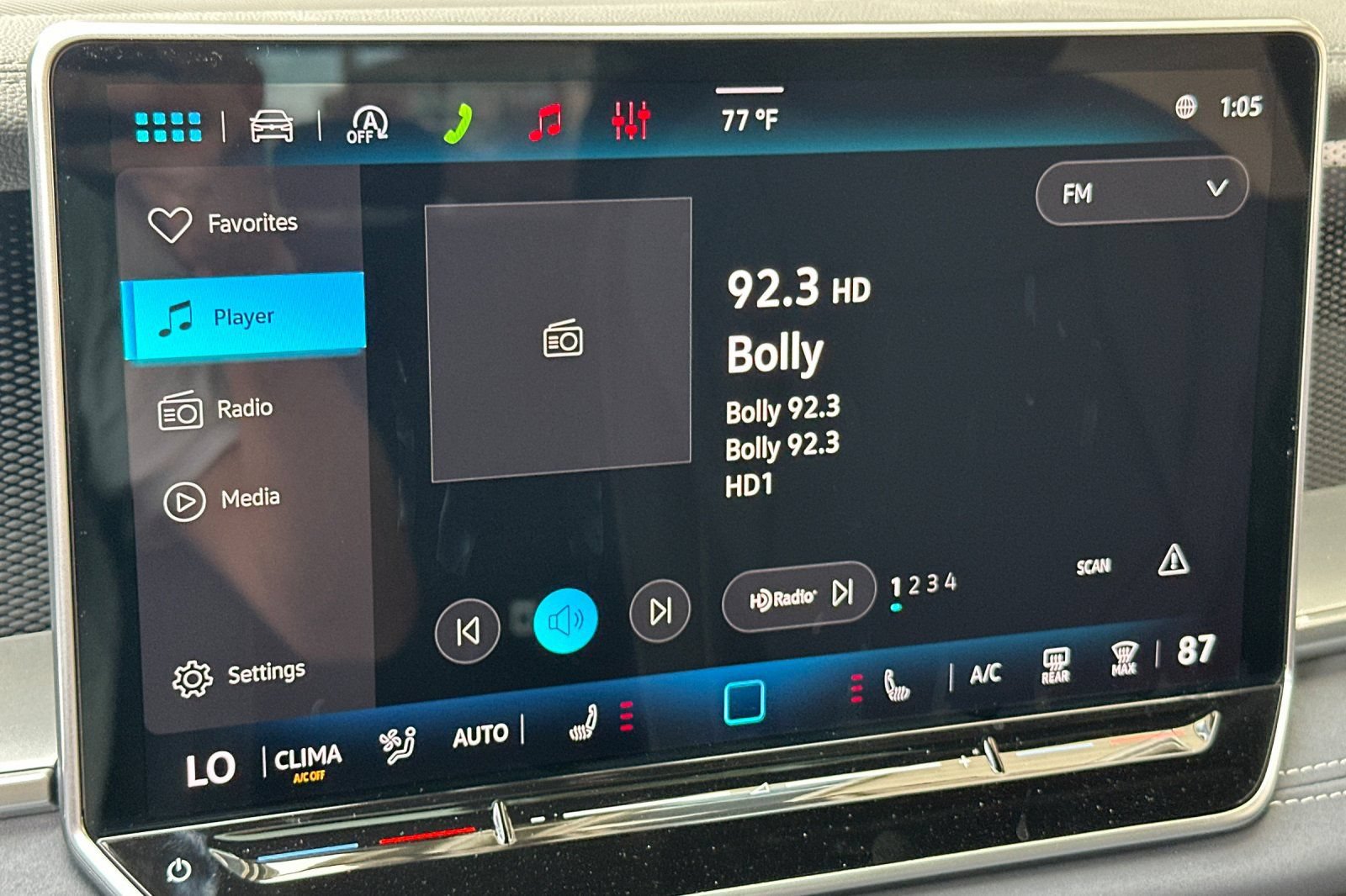 New 2026 Volkswagen Tiguan SE R-Line FWD image 18