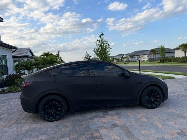 Used 2021 Tesla Model Y Long Range AWD/4WD image 2