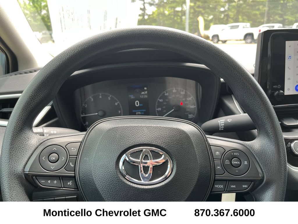 Used 2025 Toyota Corolla LE FWD image 12