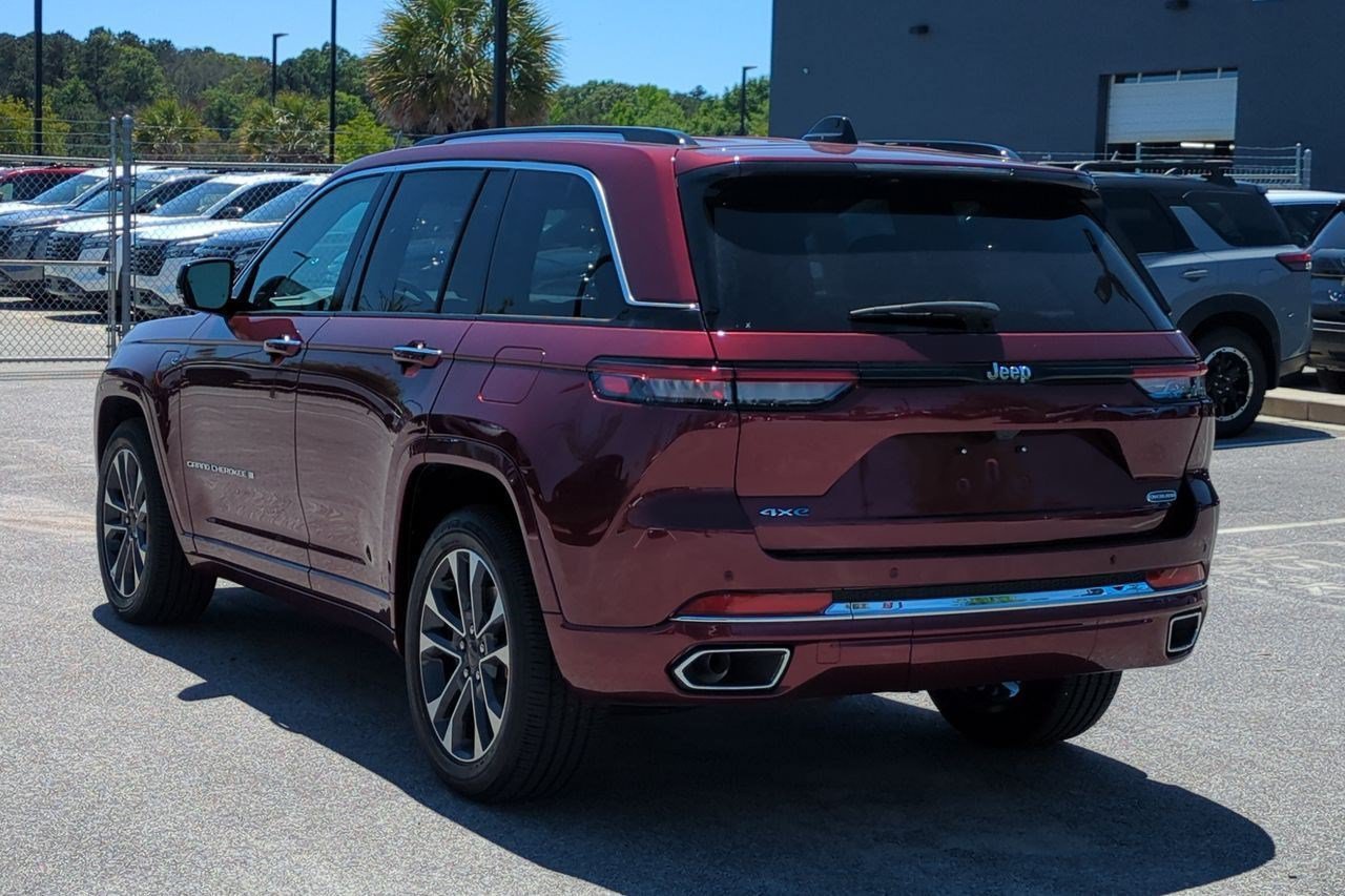 Used 2024 Jeep Grand Cherokee Overland w/ Trailer Tow Package AWD/4WD image 6