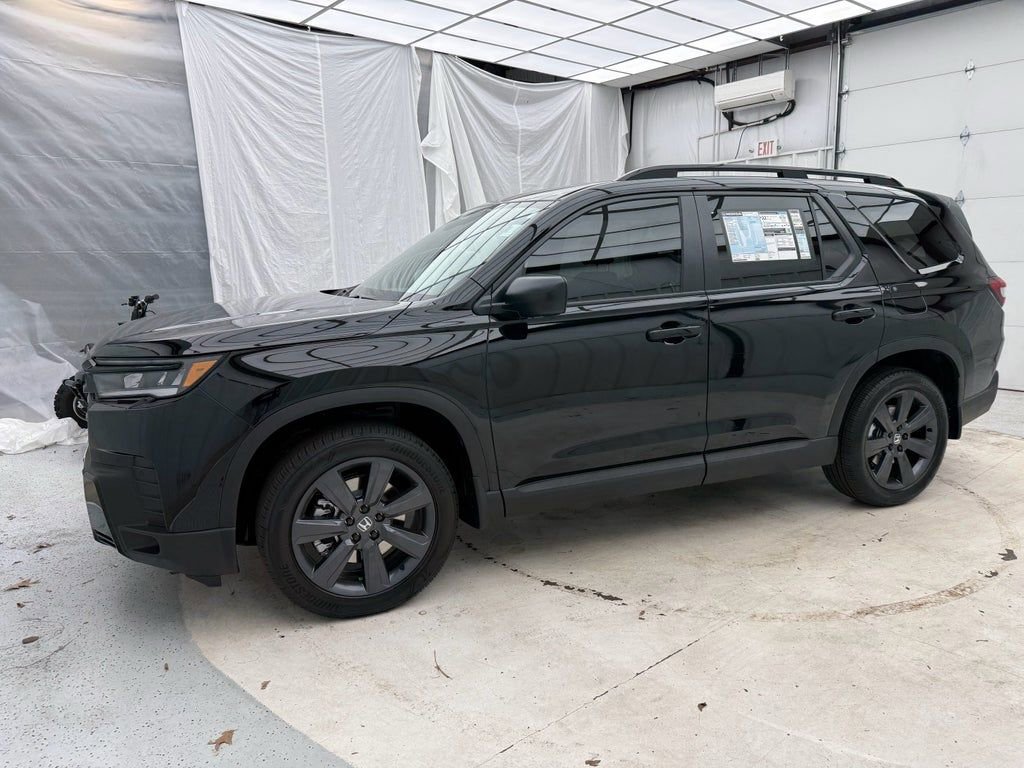 New 2026 Honda Pilot Sport image 3