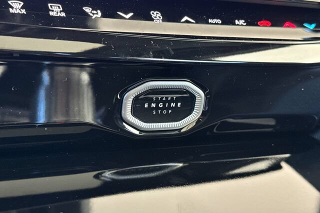 New 2026 Jeep Grand Cherokee Limited w/ Limited Altitude Package AWD/4WD image 20
