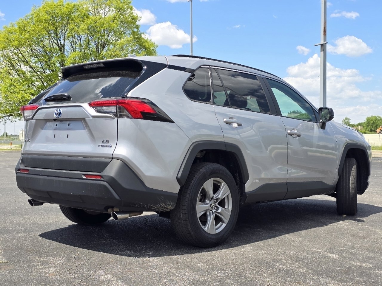 Used 2023 Toyota RAV4 LE AWD/4WD image 13
