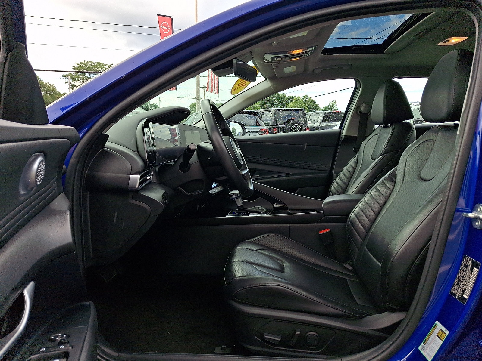 Used 2024 Hyundai Elantra Limited FWD image 15