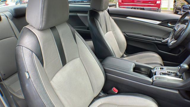 Used 2018 Honda Civic Touring image 9