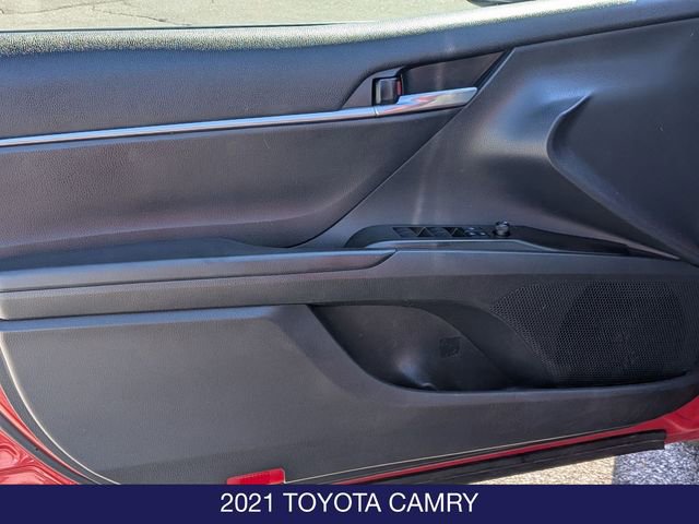 Used 2021 Toyota Camry SE FWD image 11