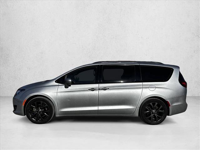 Used 2018 Chrysler Pacifica Touring-L w/ Premium Audio Group image 8