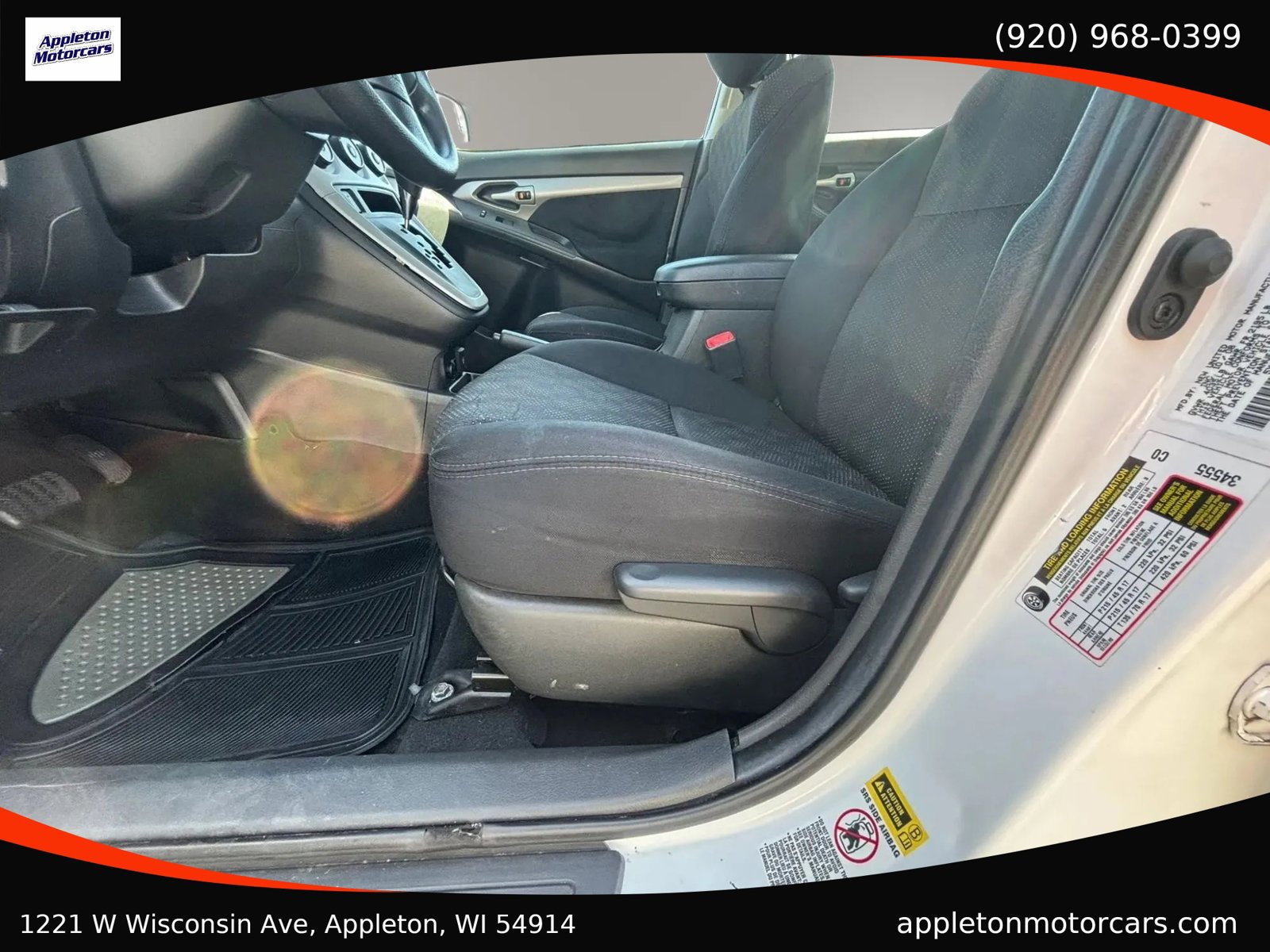 Used 2009 Pontiac Vibe w/ Preferred Package FWD image 16