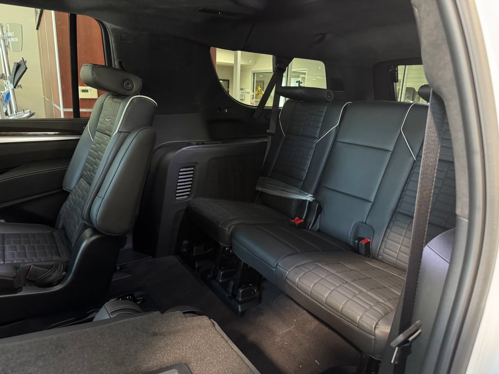 New 2026 Cadillac Escalade ESV Platinum Sport AWD/4WD image 12