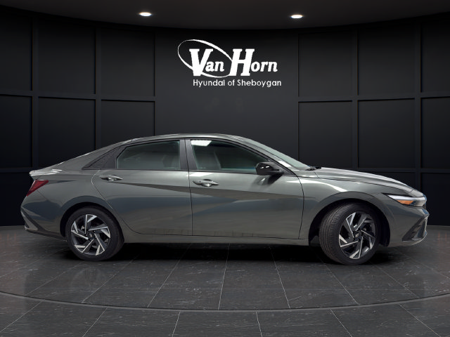 Used 2025 Hyundai Elantra Sport w/ Cargo Package FWD image 8