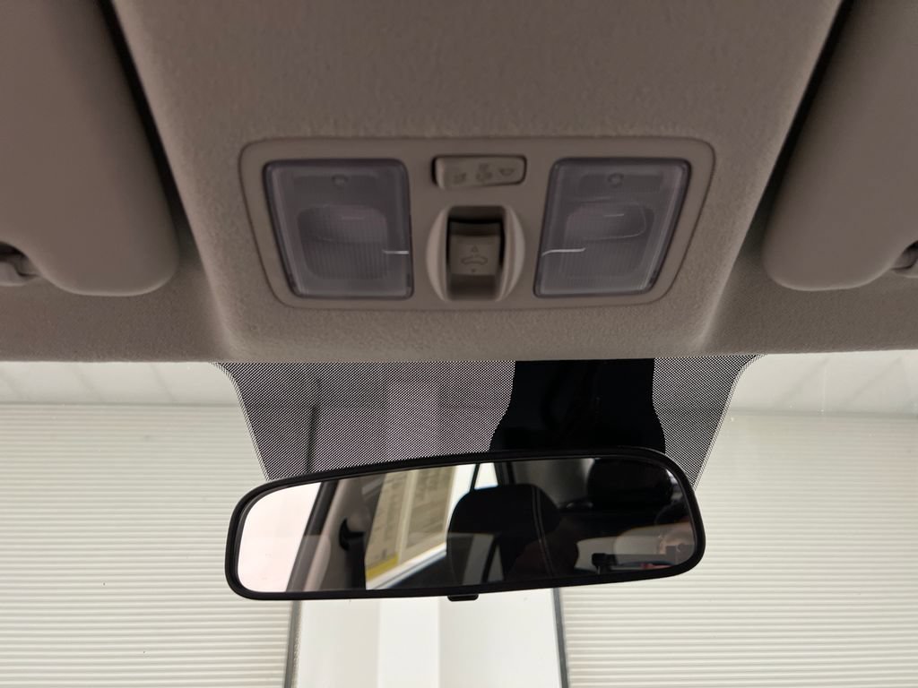 Used 2025 Hyundai Venue SEL FWD image 59