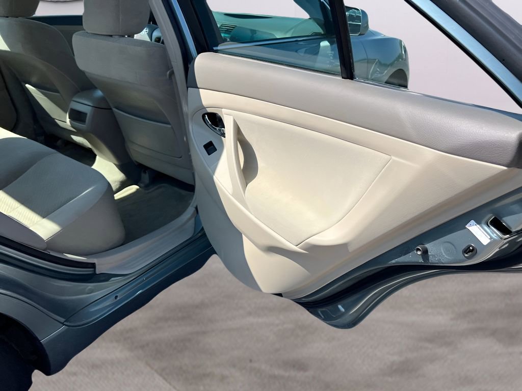 Used 2009 Toyota Camry SE FWD image 15
