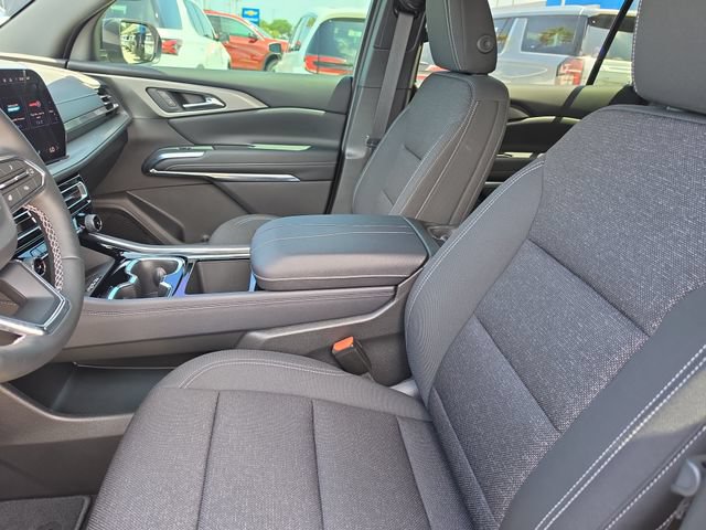 Used 2026 Chevrolet Traverse LT w/ Driver Confidence Package FWD image 16