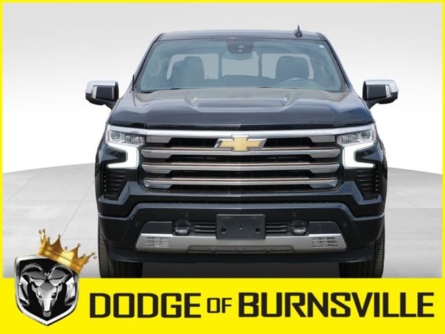 Used 2022 Chevrolet Silverado 1500 High Country w/ High Country Premium Package AWD/4WD video 2