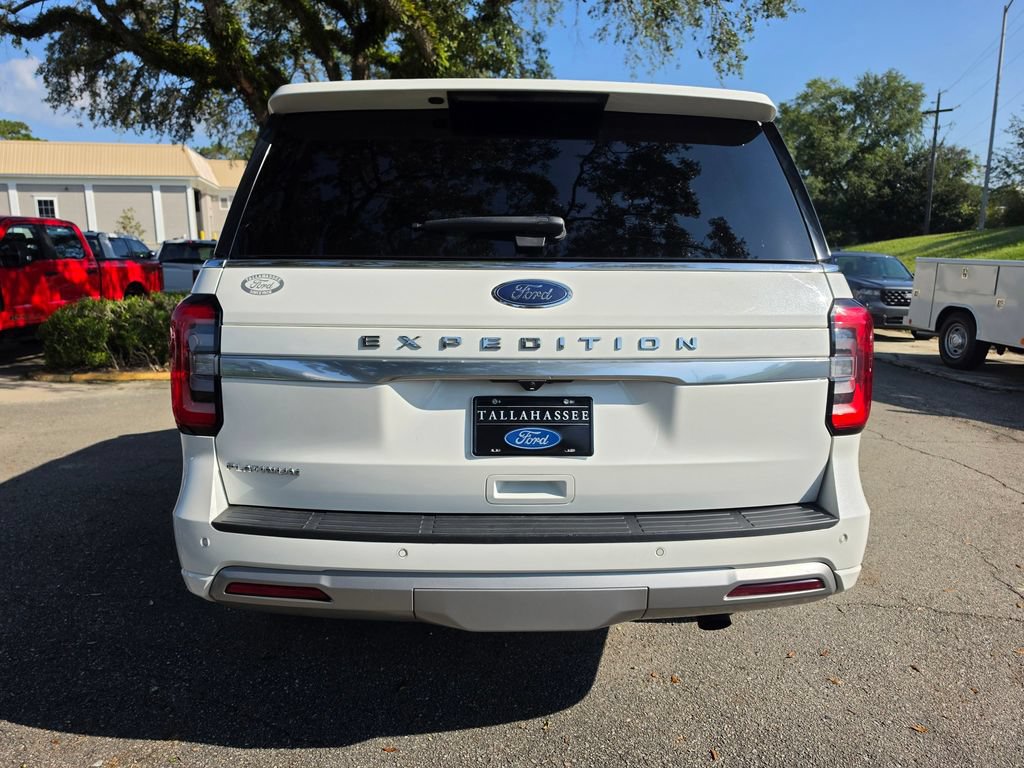 Used 2023 Ford Expedition Platinum RWD image 3